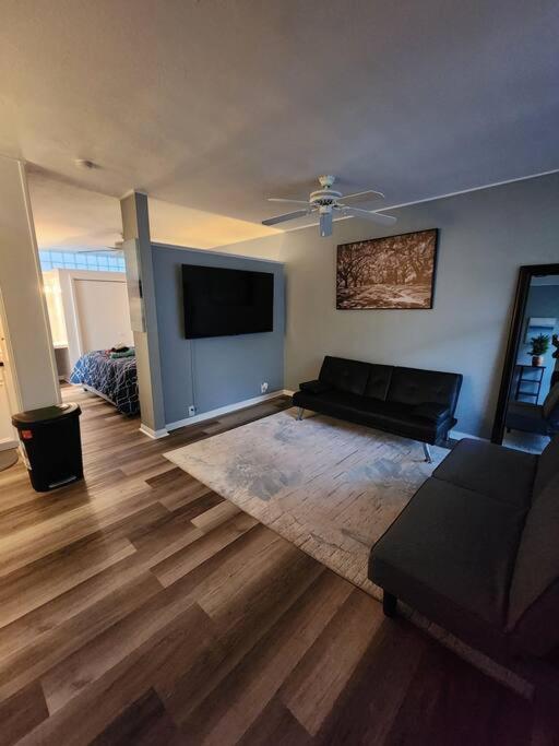 דירות יוסטון Blue Shark *W7* @ Montrose 1Br Private King Loft מראה חיצוני תמונה