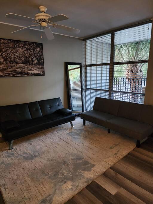 דירות יוסטון Blue Shark *W7* @ Montrose 1Br Private King Loft מראה חיצוני תמונה